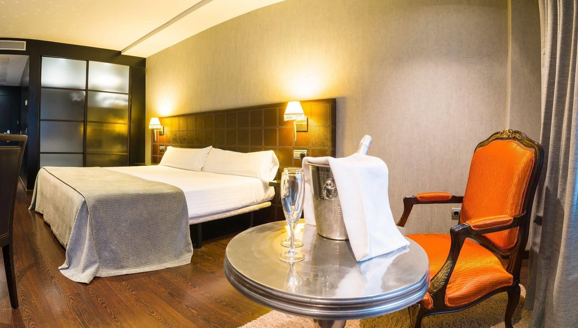 Iberik Santo Domingo Plaza Hotel اوفيدو المظهر الخارجي الصورة